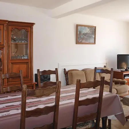 5 Bedroom In Kerlouan