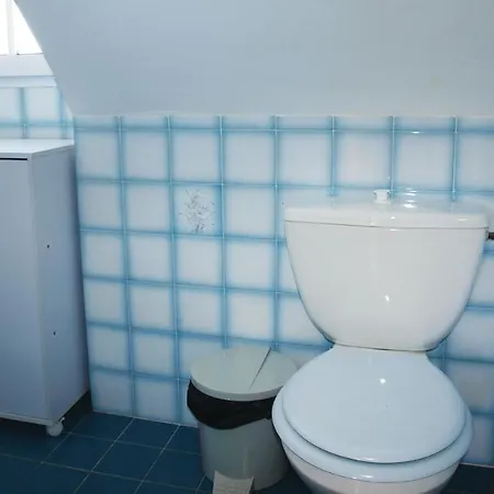 Hébergement de vacances 5 Bedroom In Kerlouan