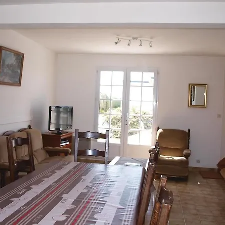 5 Bedroom In Kerlouan
