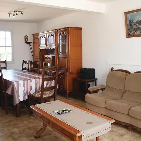 5 Bedroom In Prázdninový dům *